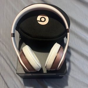 Beats Solo3 wireless headphones